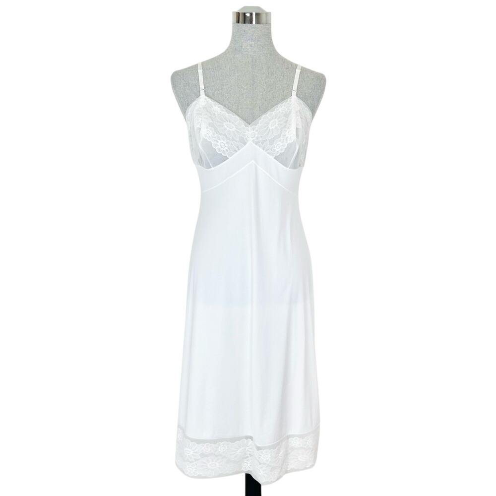 Vintage White Lace Vanity Fair Slip Size 36‎